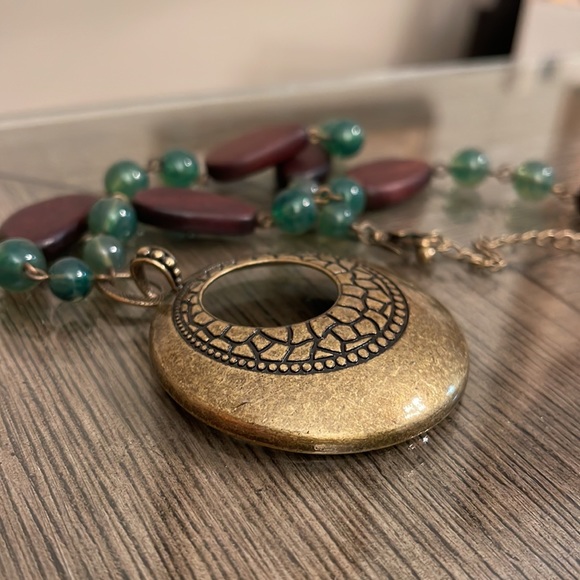 Vintage Avon Brown Wood & Acrylic Green Beaded Necklace with Round Medallion - Picture 14 of 15